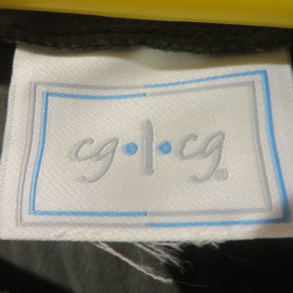 Cg L Cg Olive Top - Picture 3 of 7